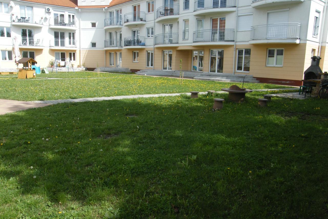 Romantic Apartman Hajduszoboszlo Exterior foto